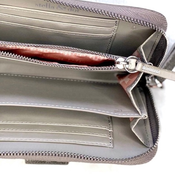 Maddison tech wallet wristlet. Stella & Dot. New - Picture 5 of 10